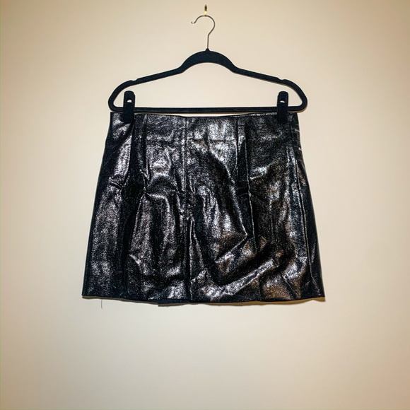 4SI3NNA Faux Leather Zip Front Skirt- L - Picture 2 of 2